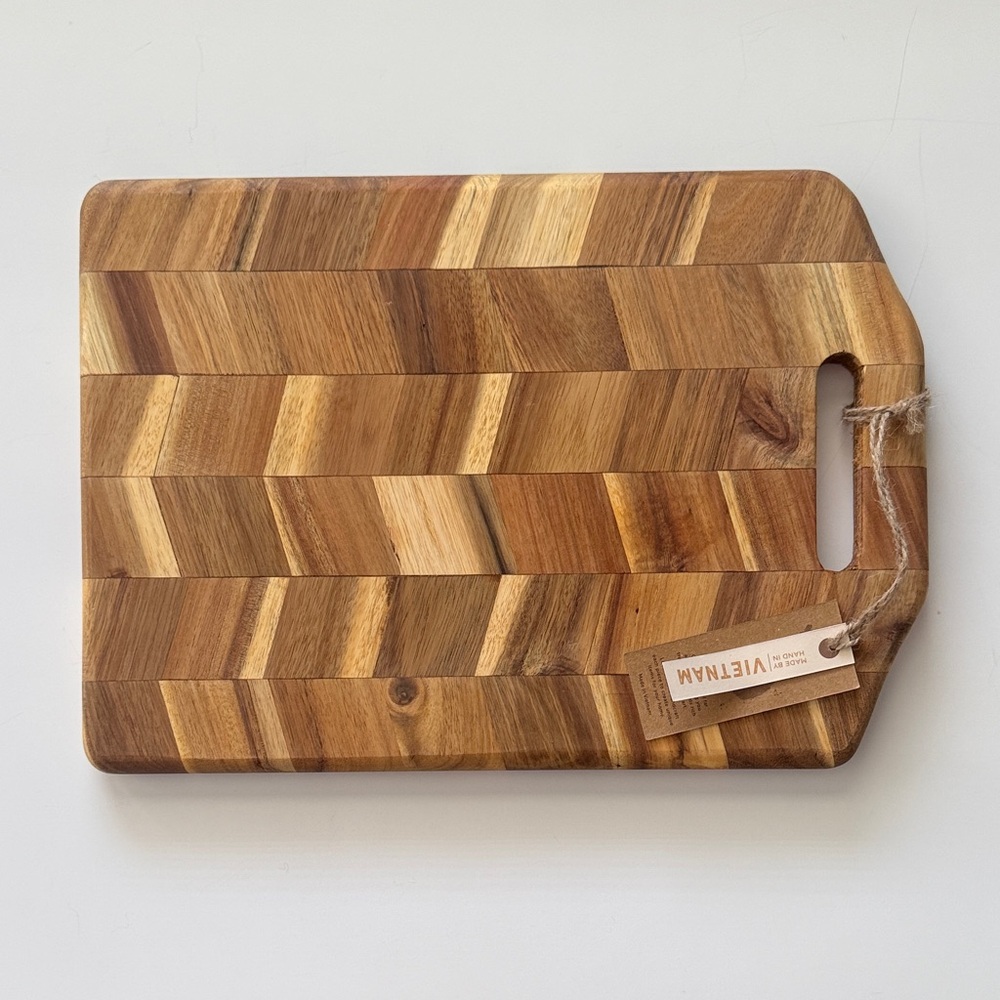 Beautiful Wooden Cutting Board with Handle